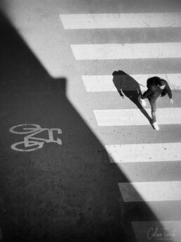Strassenfotografie und Urbane Geometrie - passage clouté parisien